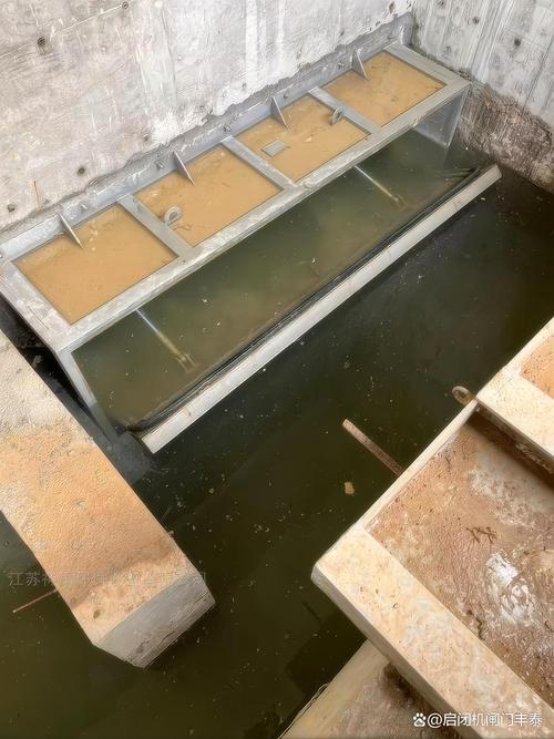 拦蓄盾冲洗液压拍门定制指南 3个关键注意事项 水利工程中,液压拍门是